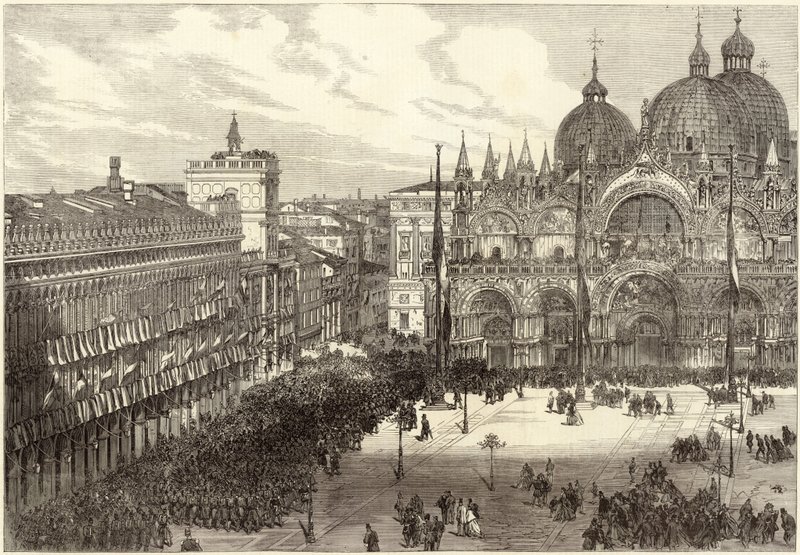 Recepção das tropas italianas em frente à Catedral de São Marcos de English School