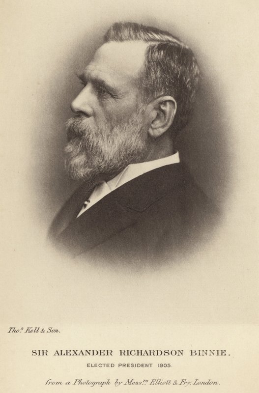 Sir Alexander Richardson Binnie eleito presidente da Instituição de Engenheiros Civis em 1905 de English School