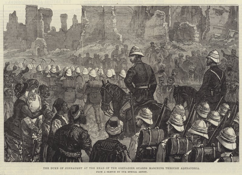 O Duque de Connaught à Cabeça dos Guardas Granadeiros marchando por Alexandria (gravura) de English School