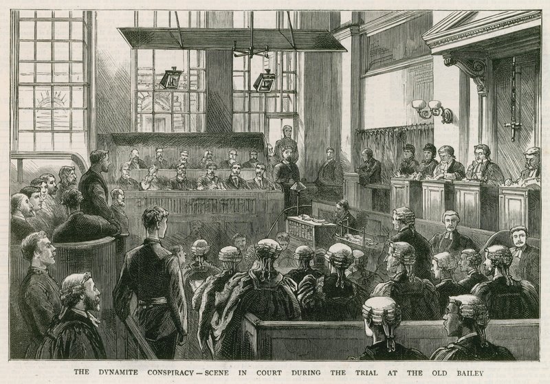 The Dynamite Conspiracy, cena no tribunal durante o julgamento no Old Bailey de English School
