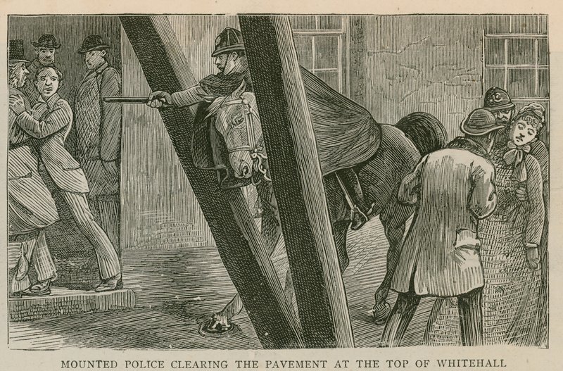 The Riot in Trafalgar Square: Polícia montada limpando a calçada no topo de Whitehall de English School
