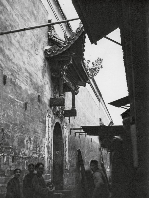 Hengchoufu, Hunan, Beco (fotografia a preto e branco) de Ernst Boerschmann
