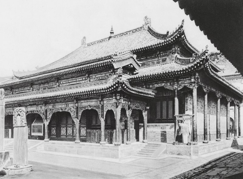 Wu tai shan, Hien tung sze, Shansi, Grande Salão de Oração (fotografia a preto e branco) de Ernst Boerschmann