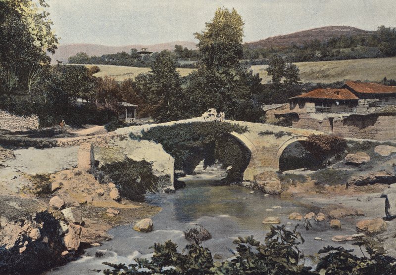 Ponte de pedra velha em Istib de European Photographer