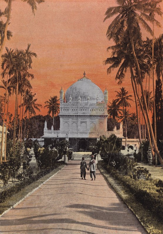 Mysore, Tippo Tombs Saib e DHyder Ali de European Photographer