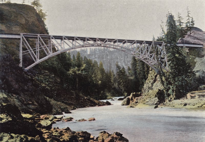 Ponte do Rio Salmão, Colúmbia Britânica de European Photographer