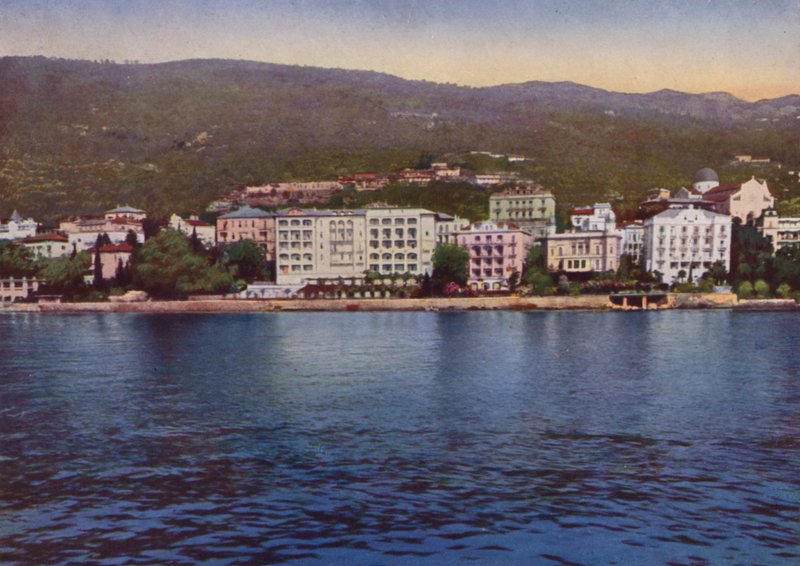 Opatija, agora Opatija na Croácia: Panorama do mar com vista para a Pensão Breiner, Hotel Residenz, Hotel Savoy e Villa Jeanette (foto) de European Photographer