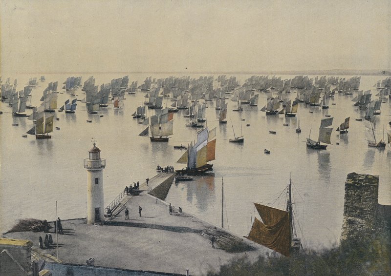 Saída dos barcos de pesca de Cancale (foto colorida) de European Photographer