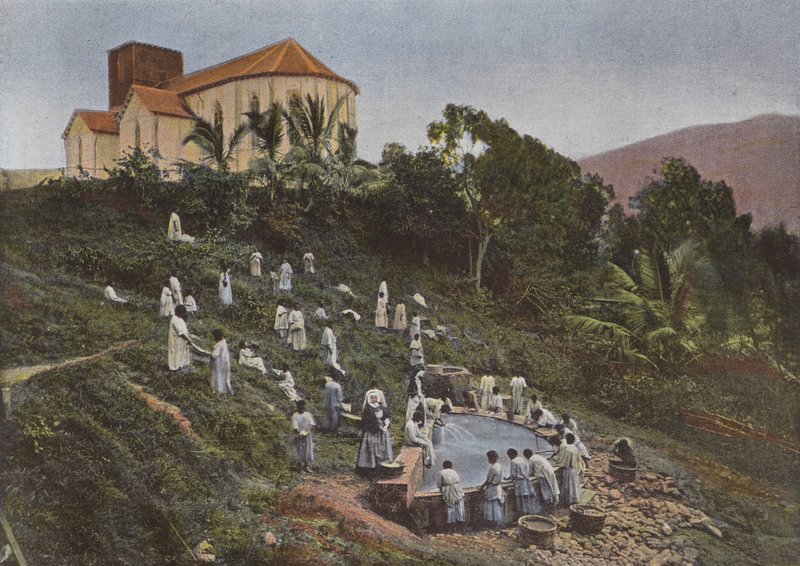 Crianças caledonianas no Lavoir, Saint-Louis, irmãs de European Photographer