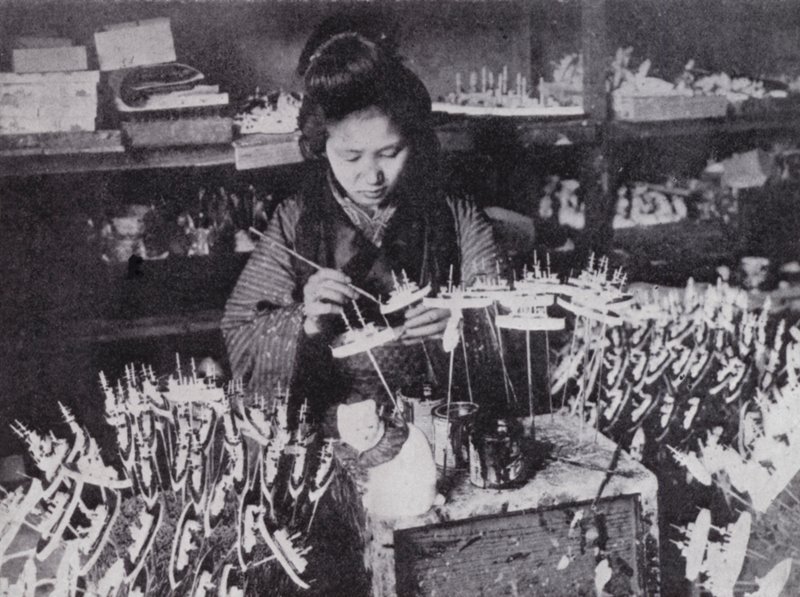 Fabricação de brinquedos japoneses (foto a p/b) de European Photographer
