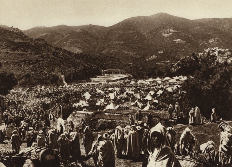 Moulay-Idris, Campo de Peregrinos (foto a p/b) de European Photographer