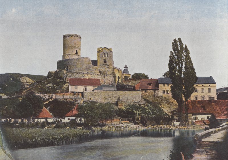 Ruines Du Chateau De Kisinicz de European Photographer