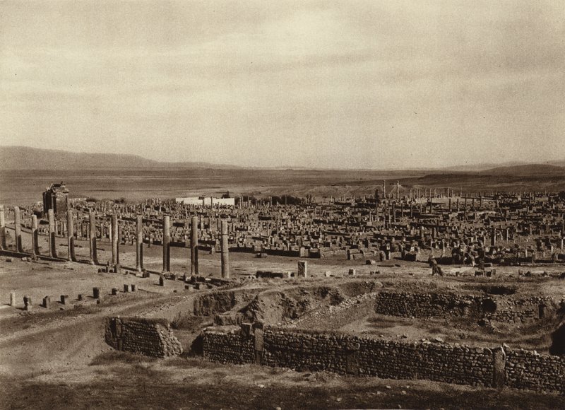 Timgad, Vista geral (Fotografia a preto e branco) de European Photographer