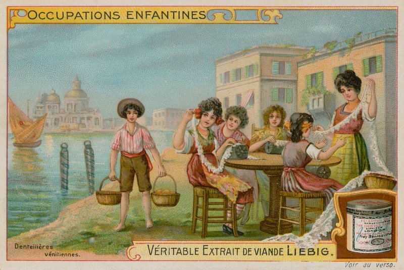 Crianças fazendo rendas venezianas de European School