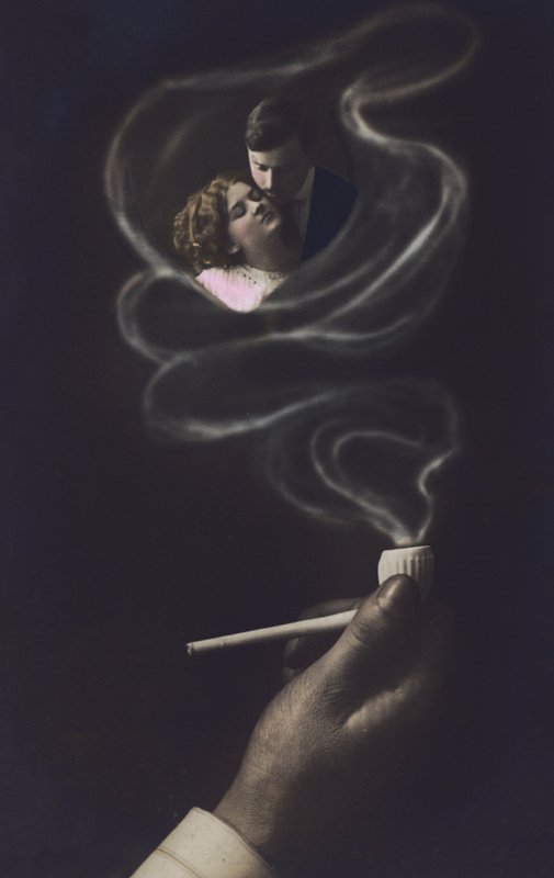 Amantes abraçados no fumo de um cachimbo (litografia a cores) de European School