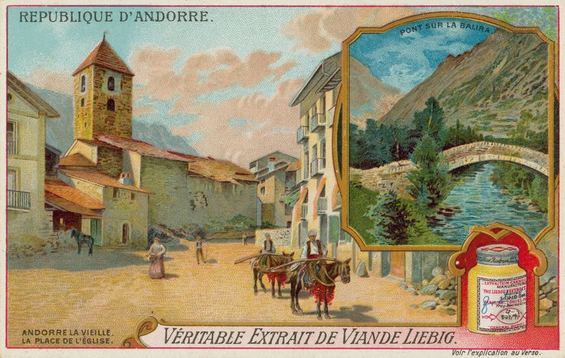Old Church Square e uma ponte sobre o Rio Valira de European School