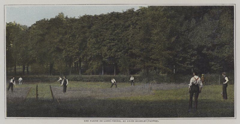 Um jogo de ténis de relva no Lycee Michelet, Vanves, Paris (foto a cores) de French Photographer