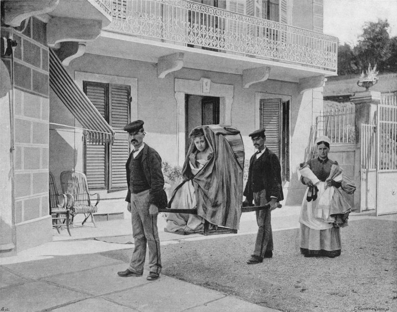 Aix-les-Bains - Le Depart Pour la Douche (foto a p/b) de French Photographer