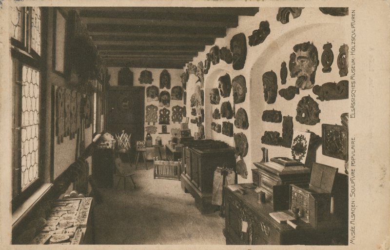 Museu da Alsácia com exposição de esculturas de madeira. Postal enviado em 1913. de French Photographer
