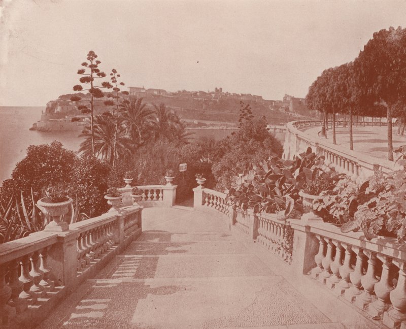 Outra secção dos Terraços Monte Carlo (foto a p/b) de French Photographer