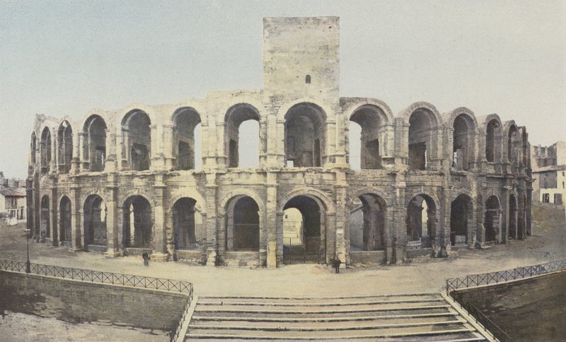 Arles, anfiteatro, vista exterior de French Photographer