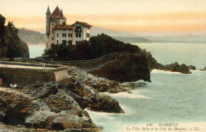 Biarritz, La Villa Belsa, La Côte Des Basques de French Photographer