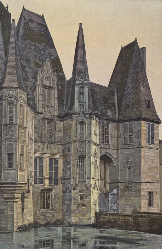 Chateau DO, lado da fachada da entrada de French Photographer