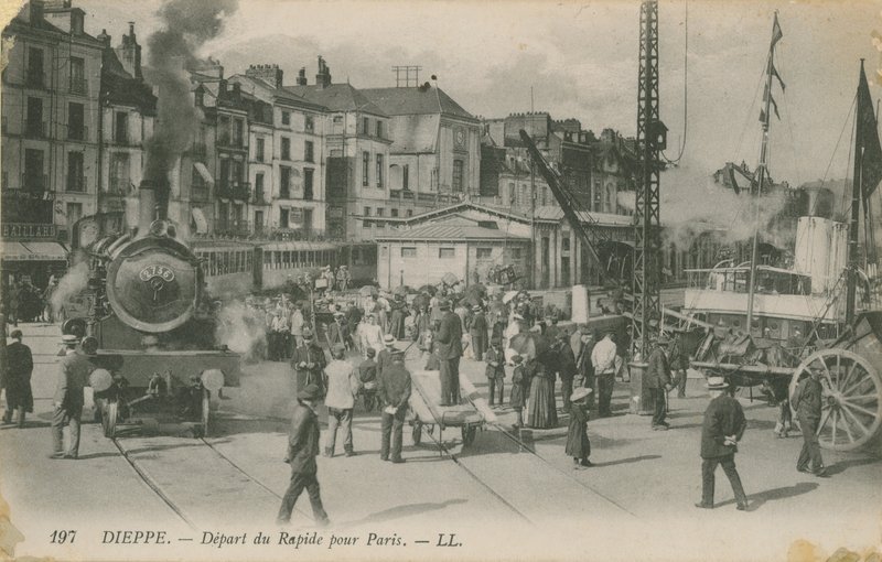 Partida do expresso de Paris a partir de Dieppe. Postal enviado em 1913. de French Photographer