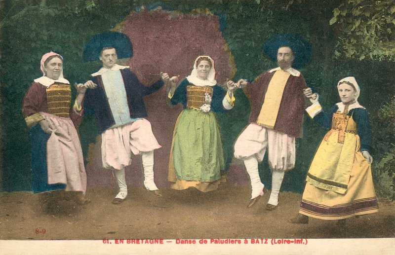 Na Bretanha, dança de Paludiers em Batz de French Photographer