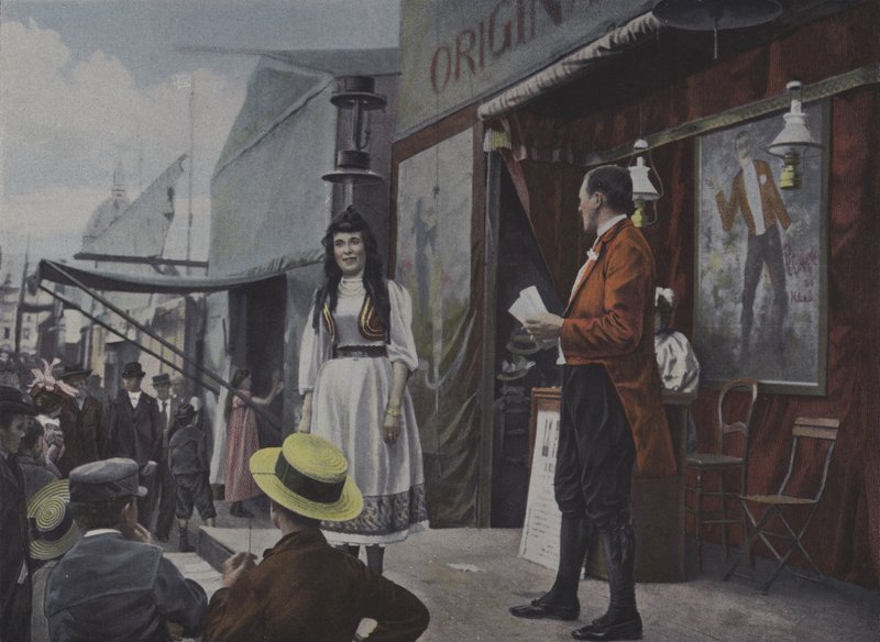 Animadores de feira no palco (foto a cores) de French Photographer