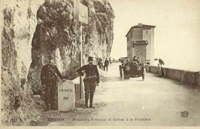 Fronteira Franco-Italiana, Menton (foto a p/b) de French Photographer