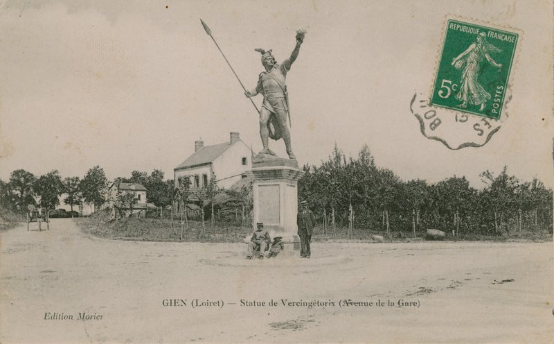 Gien (Loiret), Estátua de Vercingetorix. Postal enviado em 1913. de French Photographer