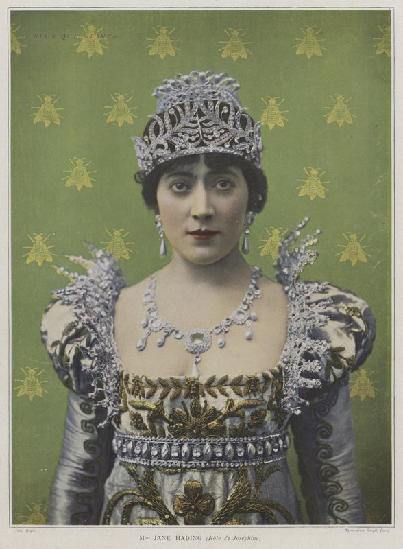 Jane Hading como Josephine em Plus que Reine (foto colorida) de French Photographer