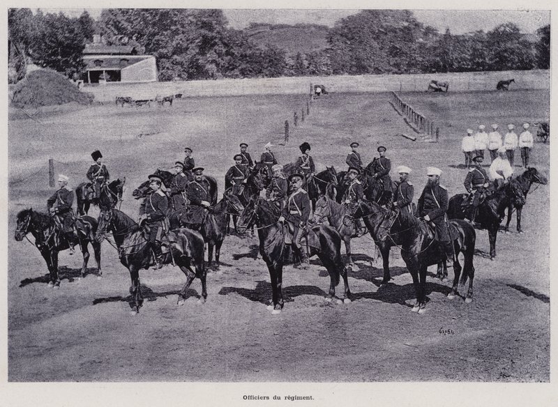 Exército Russo: Oficiais do regimento (foto a p/b) de French Photographer