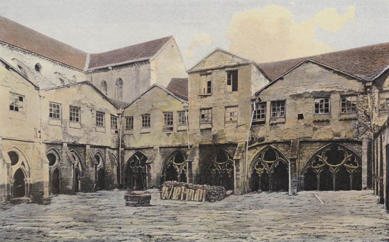 La Celle, Abadia de Noirlac, Cloitre de French Photographer