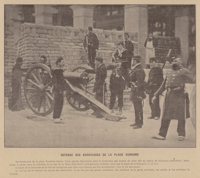 A Comuna de Paris, Defesa das Barricadas do Lugar Vendôme (foto a p/b) de French Photographer