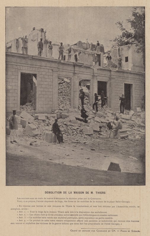 A Comuna de Paris, Demolição da Casa de M Thiers (foto a p/b) de French Photographer