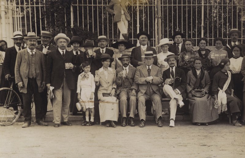 Grande grupo familiar francês de French Photographer