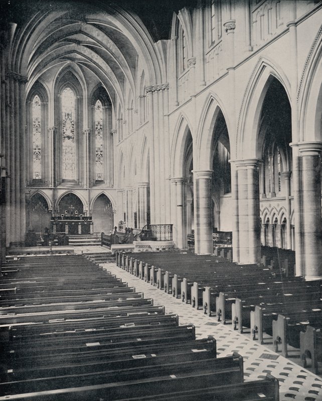Paris: Igreja Americana da Santíssima Trindade (foto a p/b) de French Photographer