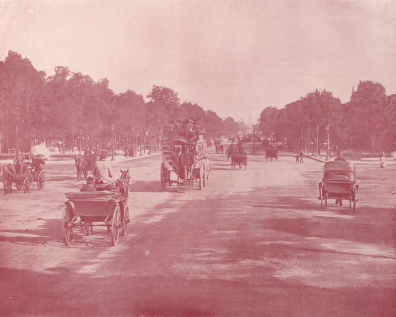 Paris: Avenue Champs Elysees (foto a p/b) de French Photographer