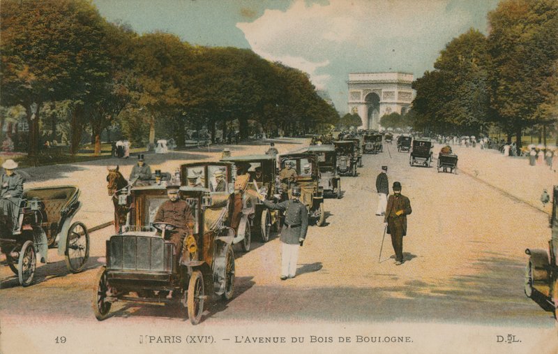 Paris, LAvenue do Bois de Boulogne. Postal enviado em 1913. de French Photographer