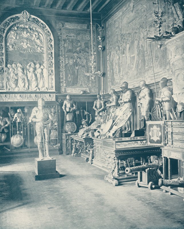 Paris: Musee Spitzer, Armory Hall (foto a p/b) de French Photographer