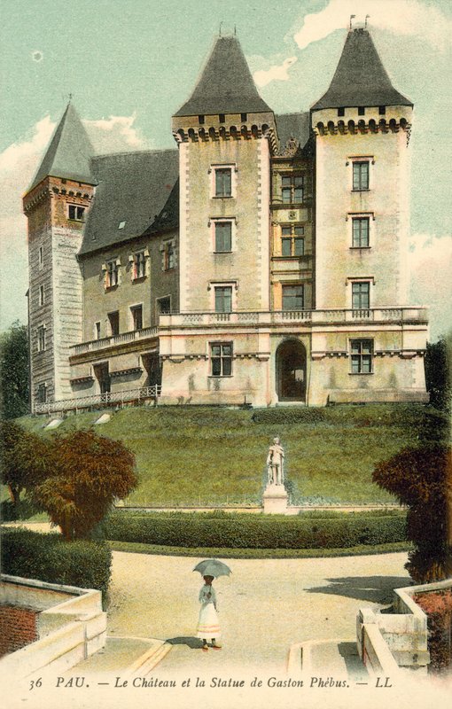 Pau, o castelo, a estátua de Gaston Phebus de French Photographer