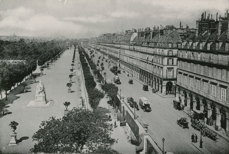 Perspectiva do Jardim das Tulherias e da Rue de Rivoli, Perspectiva do Jardim das Tulherias com a Rua Rivoli (fotogravação) de French Photographer