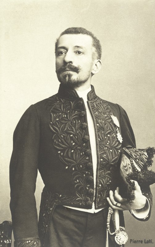 Pierre Loti, oficial da marinha francesa e romancista de French Photographer