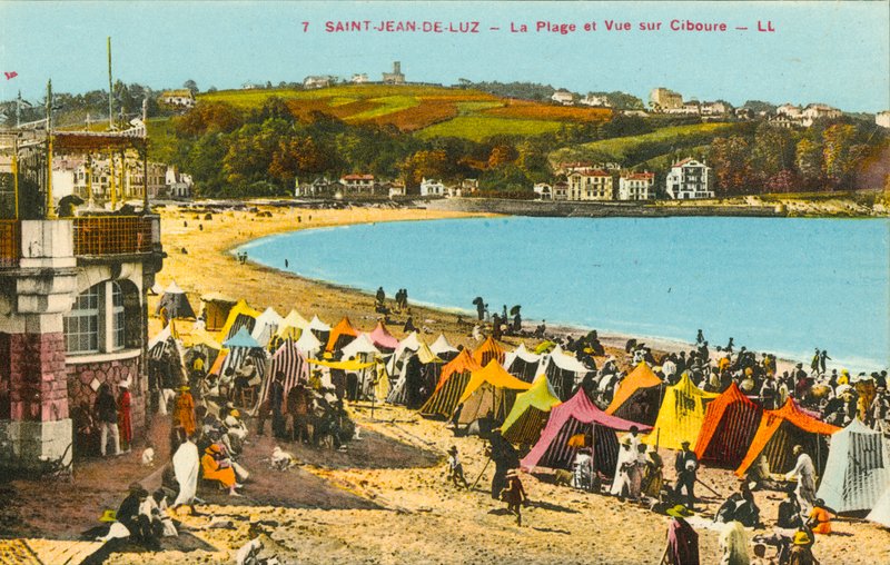 Saint-Jean-de-Luz, A praia e a vista de Ciboure (fotografia a cores) de French Photographer