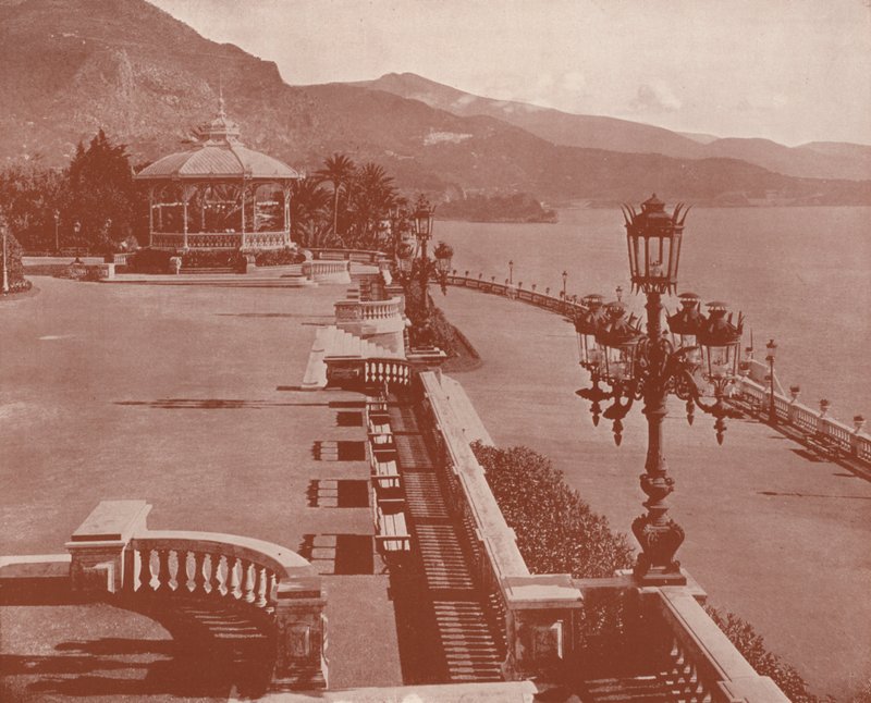 Terraço dos Jardins do Casino (foto a p/b) de French Photographer