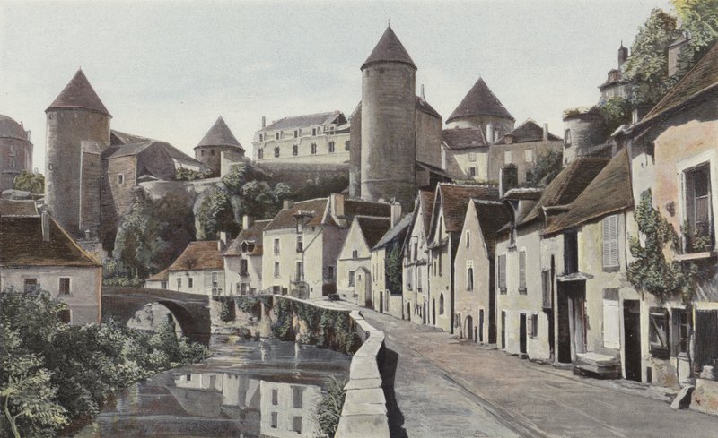 Semur, vista tomada no banco do Armancon de French Photographer