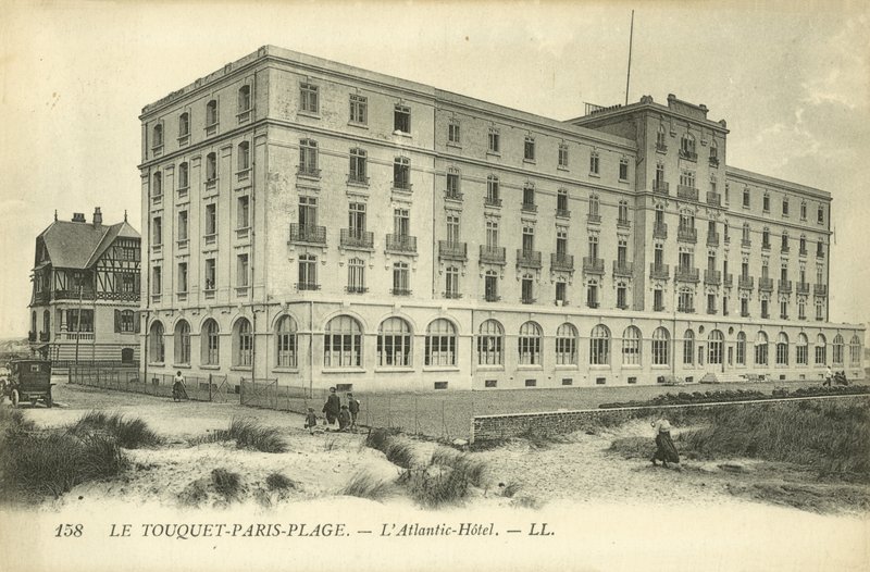 O Hotel Atlantic (foto a p/b) de French Photographer