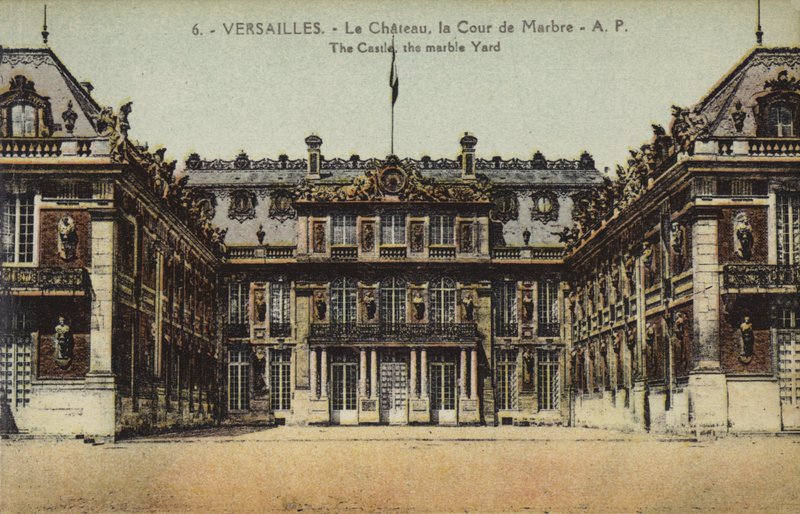 O Tribunal de Mármore, Palácio de Versalhes (foto colorida) de French Photographer